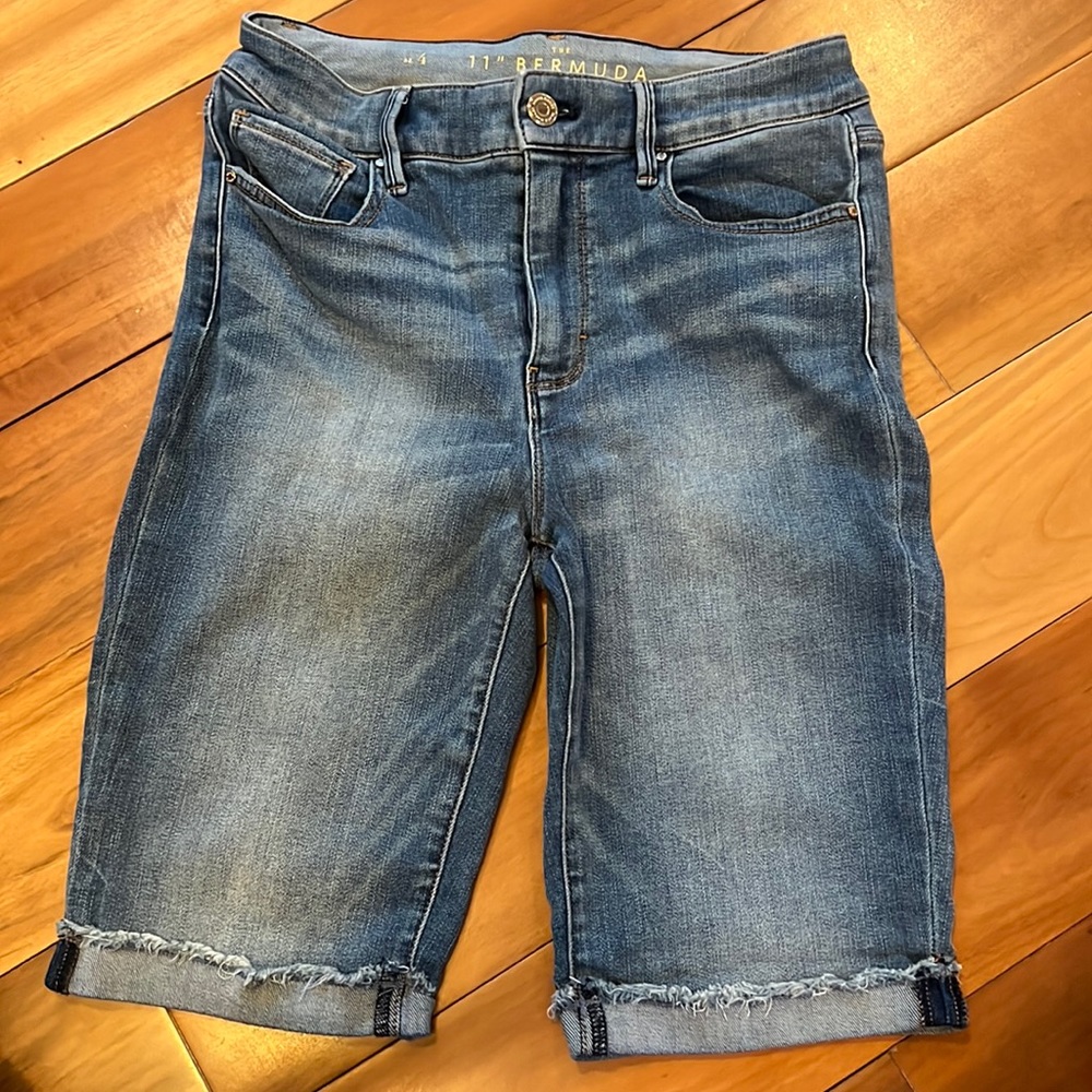19. White House Black Market Bermuda 11” size 4 jean shorts